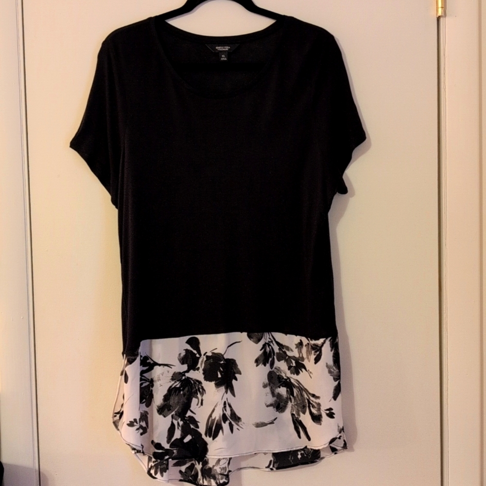 Simply Vera, Vera Wang Top